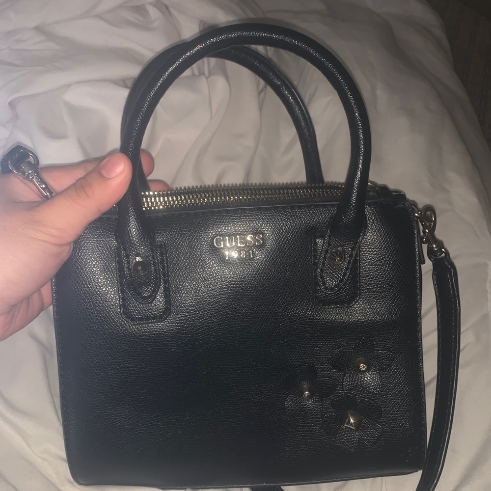 Guess mini purse in great condition